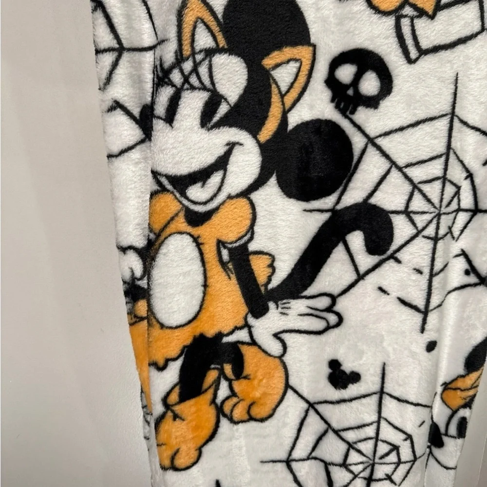 Disney Halloween Mickey and Minnie Mouse Pumpkin Throw Blanket Spider Skull